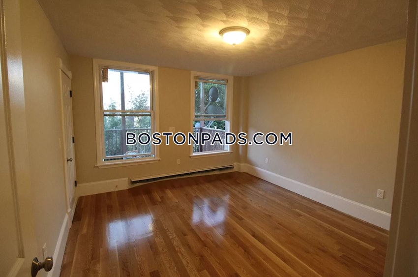 BOSTON - EAST BOSTON - BREMEN ST. PARK/AIRPORT STATION - 4 Beds, 2 Baths - Image 6