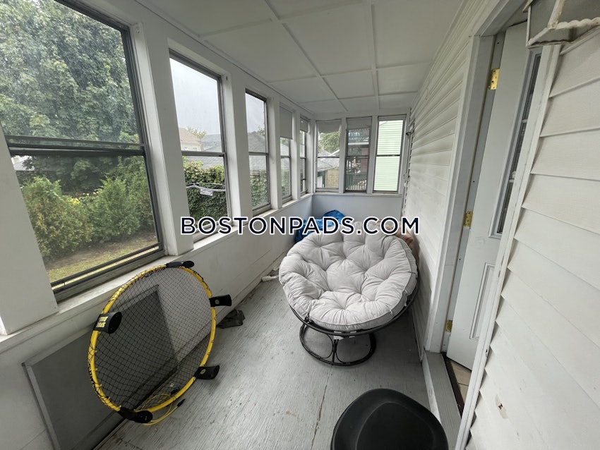 MEDFORD - TUFTS - 3 Beds, 1 Bath - Image 7