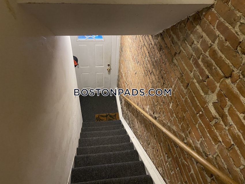 BOSTON - BRIGHTON - OAK SQUARE - 4 Beds, 1 Bath - Image 30