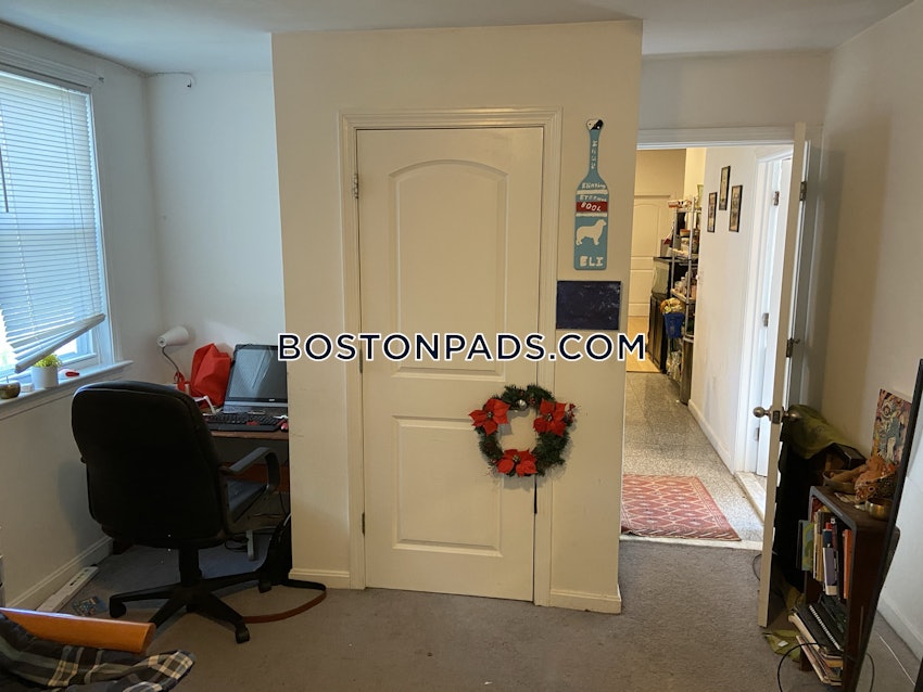 BOSTON - BRIGHTON - OAK SQUARE - 4 Beds, 1 Bath - Image 22