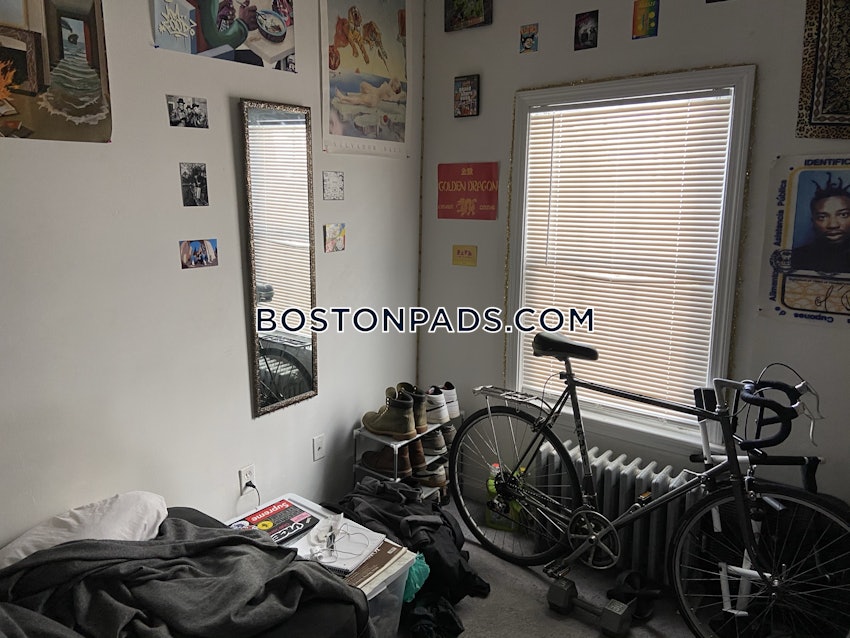 BOSTON - BRIGHTON - OAK SQUARE - 4 Beds, 1 Bath - Image 20