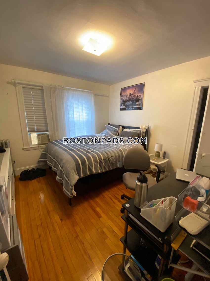 MEDFORD - TUFTS - 3 Beds, 1 Bath - Image 6