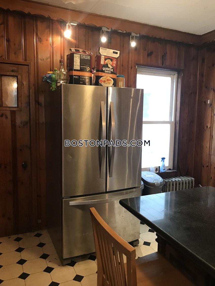 SOMERVILLE - TUFTS - 4 Beds, 1 Bath - Image 20