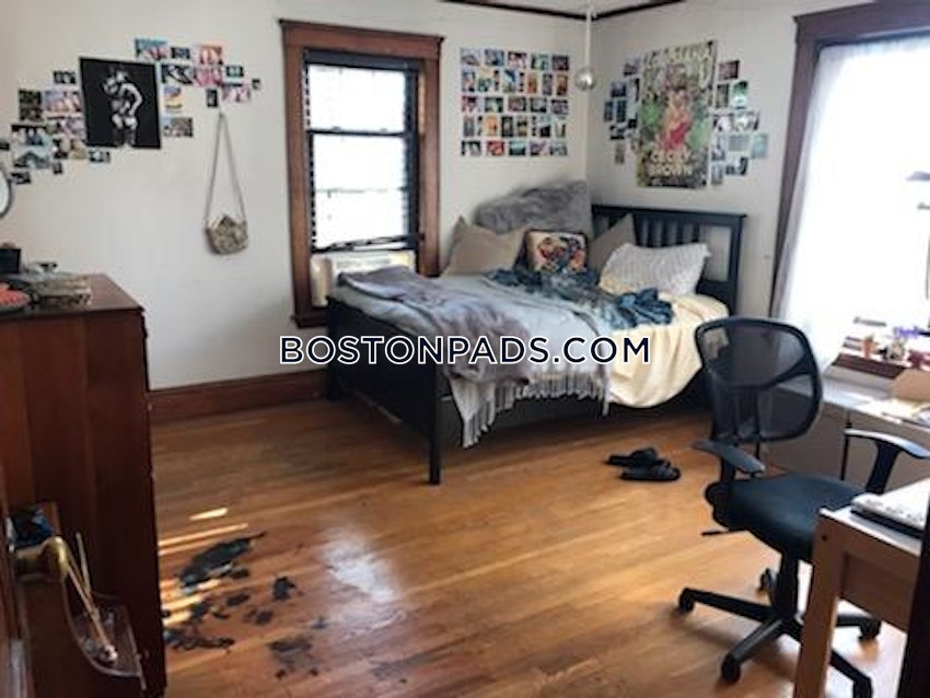 SOMERVILLE - TUFTS - 5 Beds, 1 Bath - Image 43