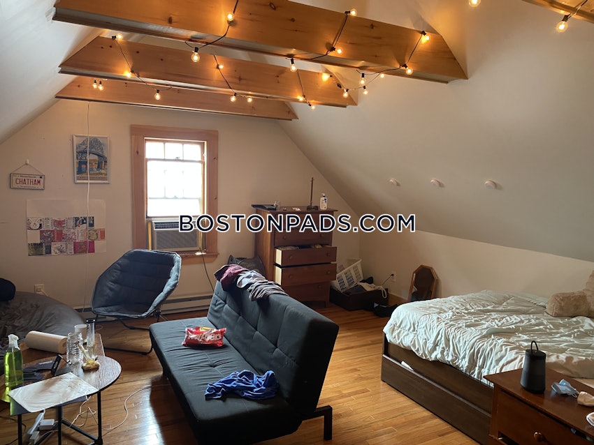 SOMERVILLE - TUFTS - 5 Beds, 1 Bath - Image 64