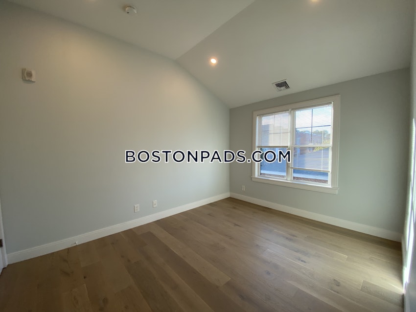 BOSTON - ROSLINDALE - 3 Beds, 2 Baths - Image 43