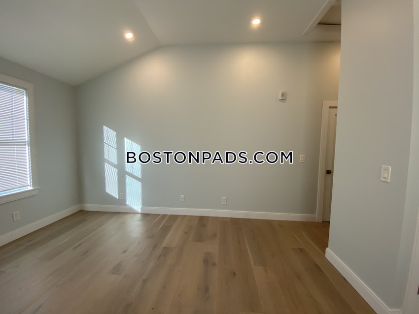 BOSTON - ROSLINDALE - 3 Beds, 2 Baths - Image 25