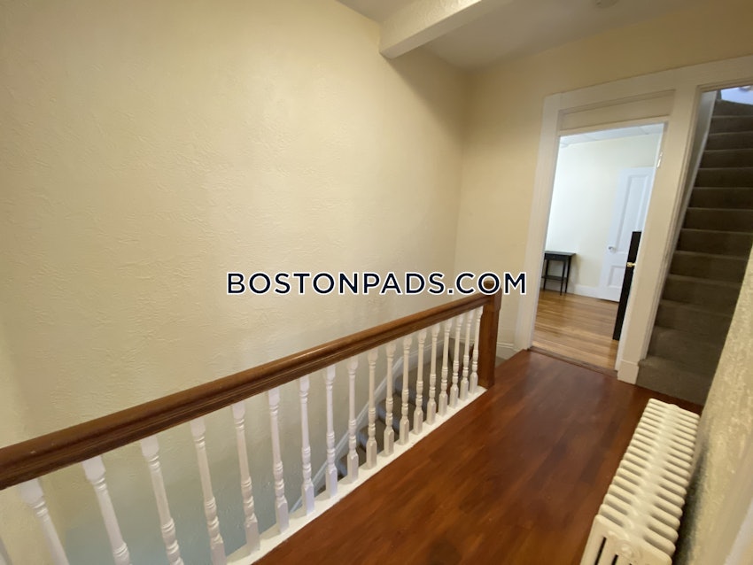 BOSTON - BRIGHTON - OAK SQUARE - 4 Beds, 2 Baths - Image 3