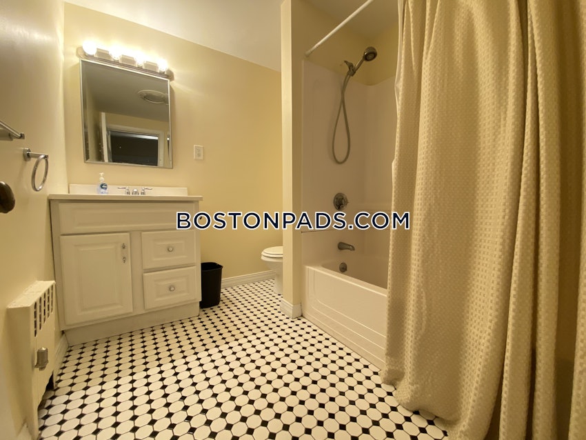 BOSTON - BRIGHTON - OAK SQUARE - 4 Beds, 2 Baths - Image 12