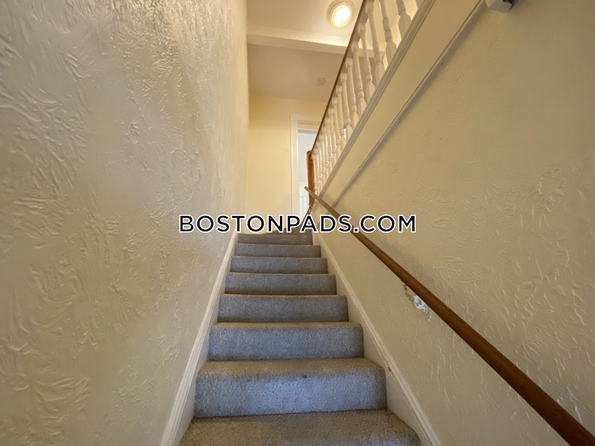 BOSTON - BRIGHTON - OAK SQUARE - 4 Beds, 2 Baths - Image 2