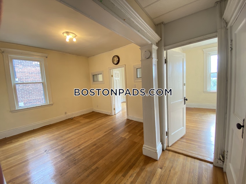 BOSTON - BRIGHTON - CLEVELAND CIRCLE - 4 Beds, 1.5 Baths - Image 15