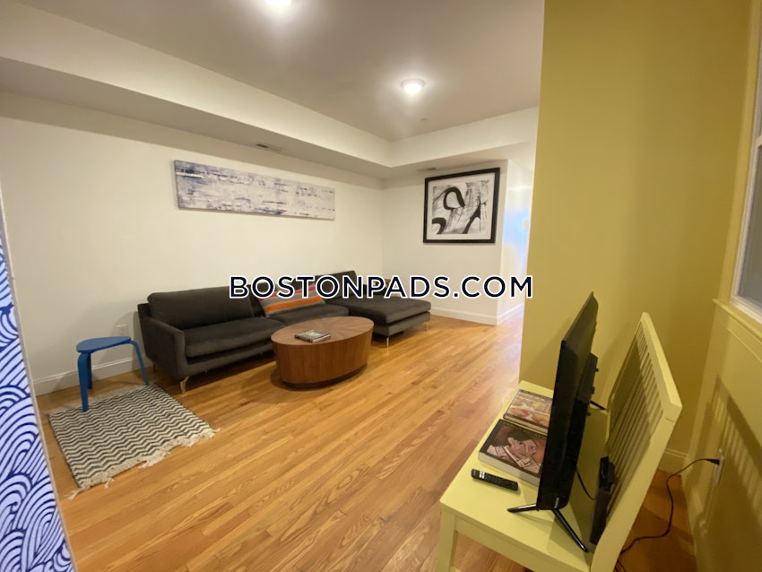 BOSTON - FORT HILL - 3 Beds, 1.5 Baths - Image 4