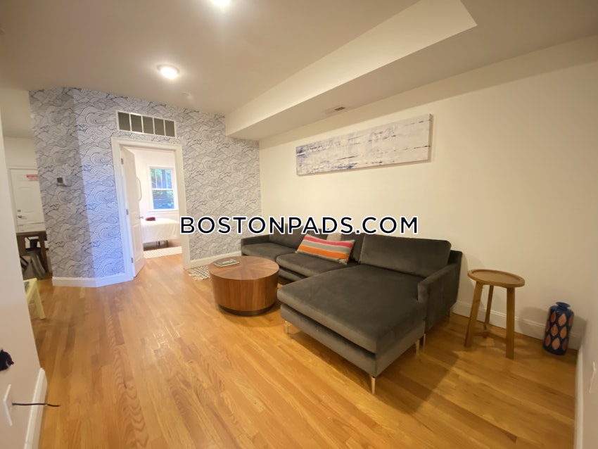 BOSTON - FORT HILL - 3 Beds, 2 Baths - Image 1