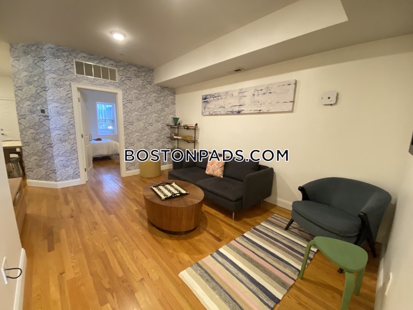 BOSTON - FORT HILL - 4 Beds, 2 Baths - Image 2