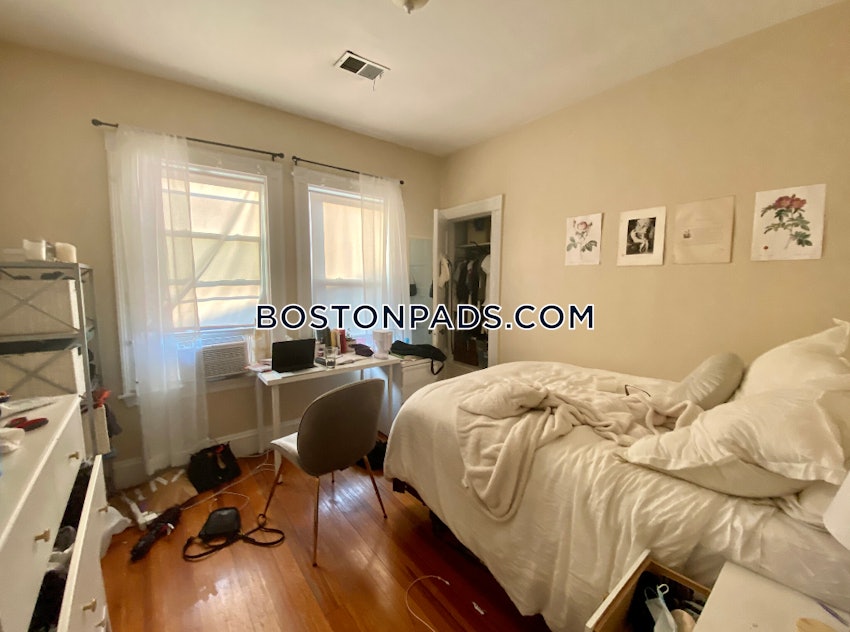 SOMERVILLE - TUFTS - 4 Beds, 1 Bath - Image 1