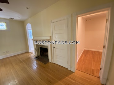 Boston - 5 Beds, 2.5 Baths