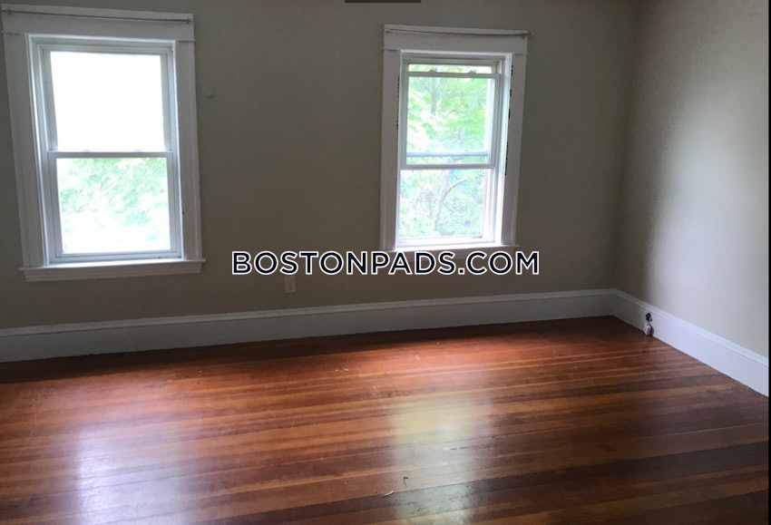 SOMERVILLE - TUFTS - 5 Beds, 1 Bath - Image 13