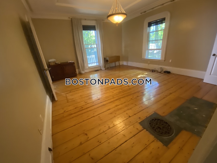 BOSTON - FORT HILL - 5 Beds, 3.5 Baths - Image 35