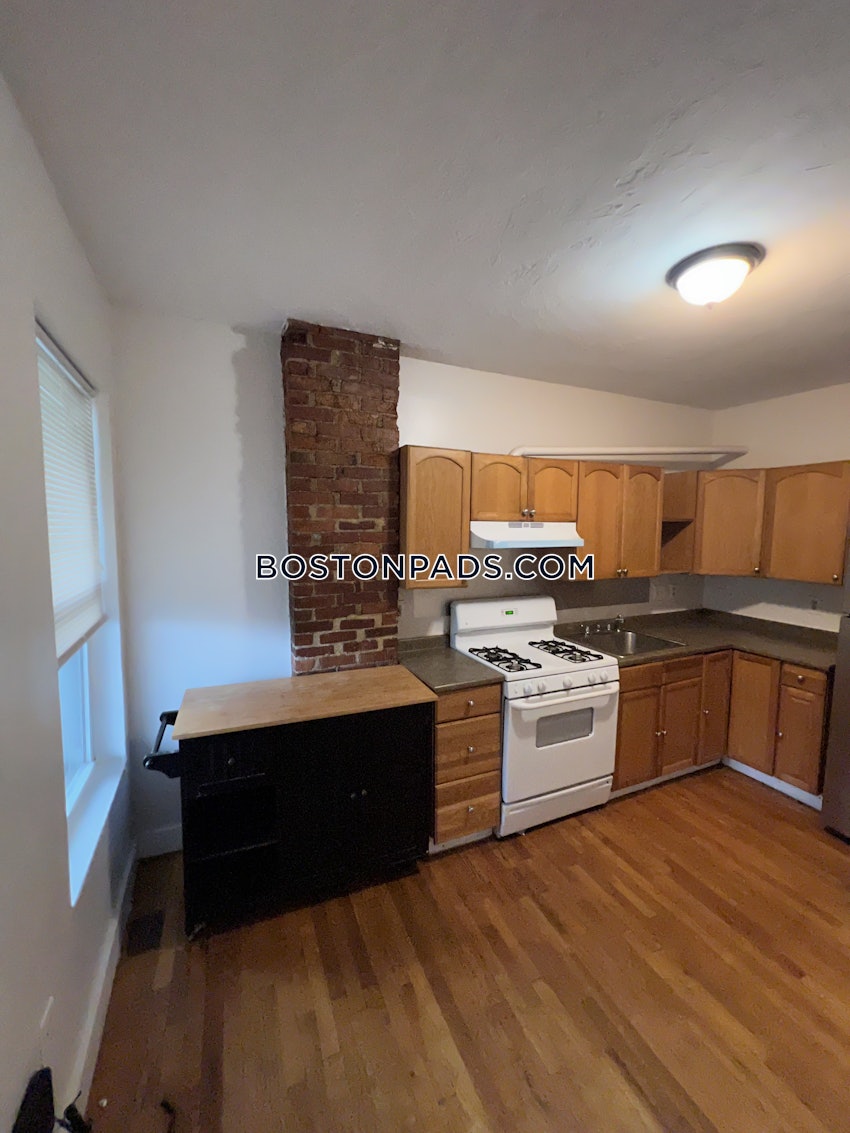 BOSTON - DORCHESTER/SOUTH BOSTON BORDER - 3 Beds, 1 Bath - Image 51