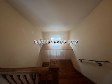 Boston - 4 Beds, 2.5 Baths