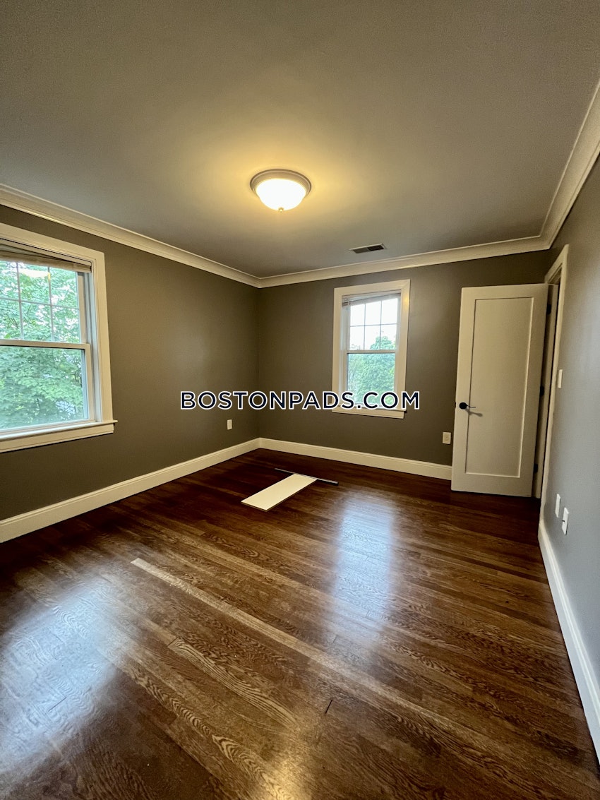 BOSTON - BRIGHTON - BOSTON COLLEGE - 4 Beds, 1.5 Baths - Image 8