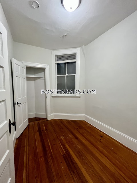 Orkney Rd. Boston photo 21