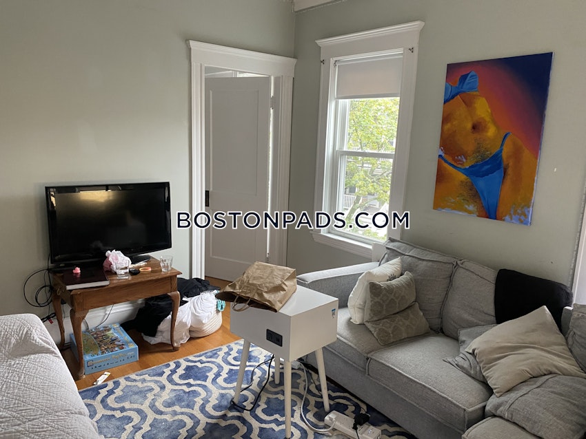 SOMERVILLE - TUFTS - 6 Beds, 2 Baths - Image 16