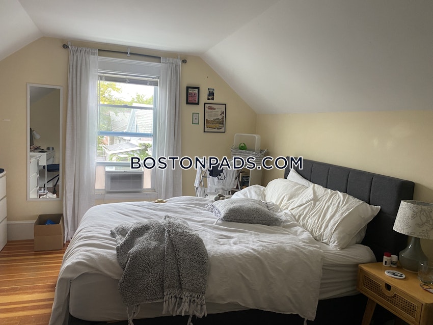 SOMERVILLE - TUFTS - 6 Beds, 2 Baths - Image 9