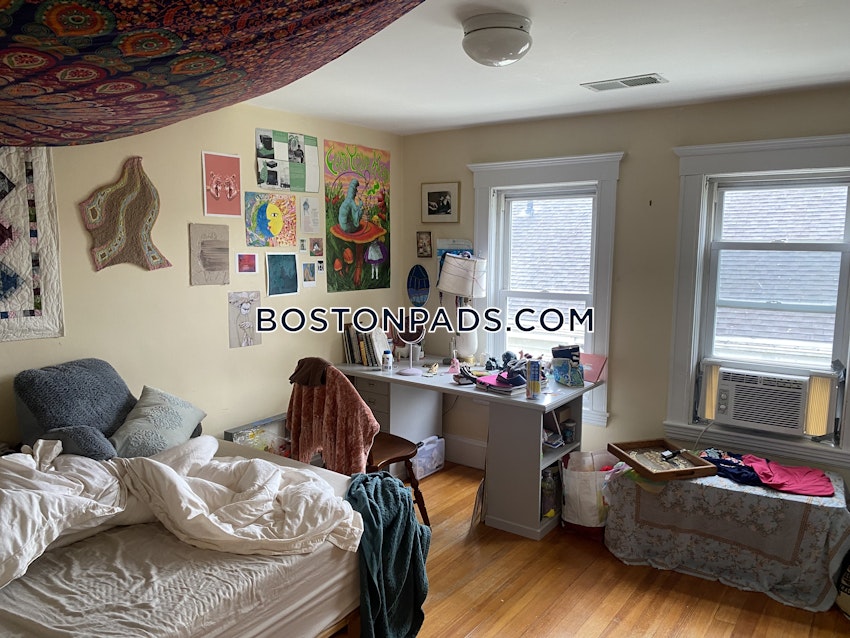 SOMERVILLE - TUFTS - 6 Beds, 2 Baths - Image 3