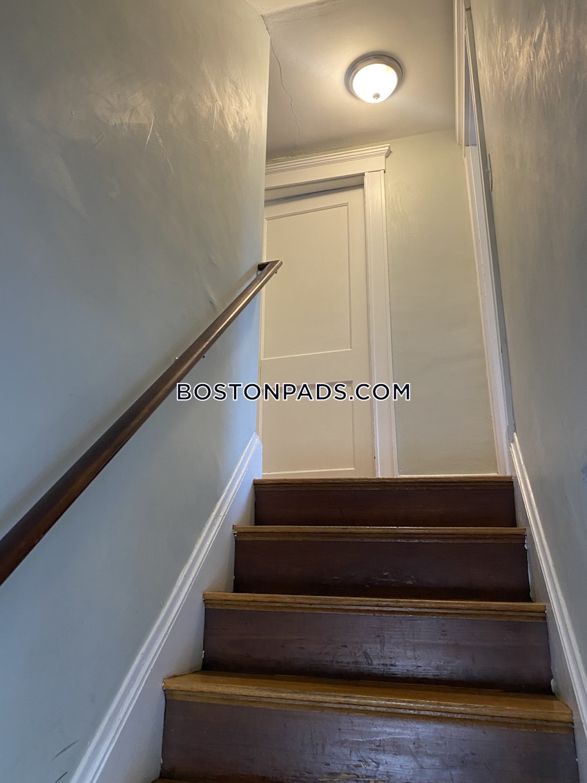 SOMERVILLE - TUFTS - 6 Beds, 2 Baths - Image 12