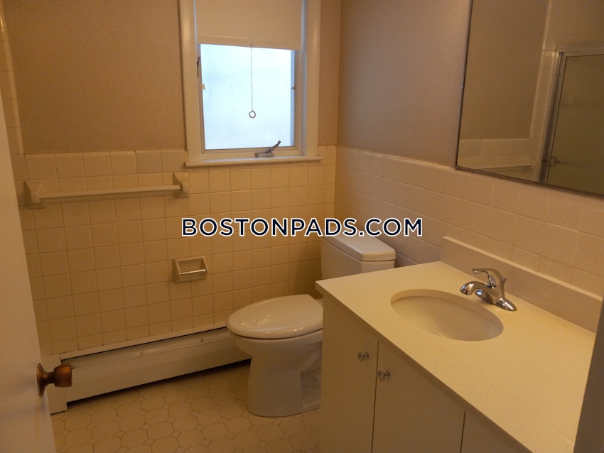 BROOKLINE - CHESTNUT HILL - 2 Beds, 1.5 Baths - Image 10