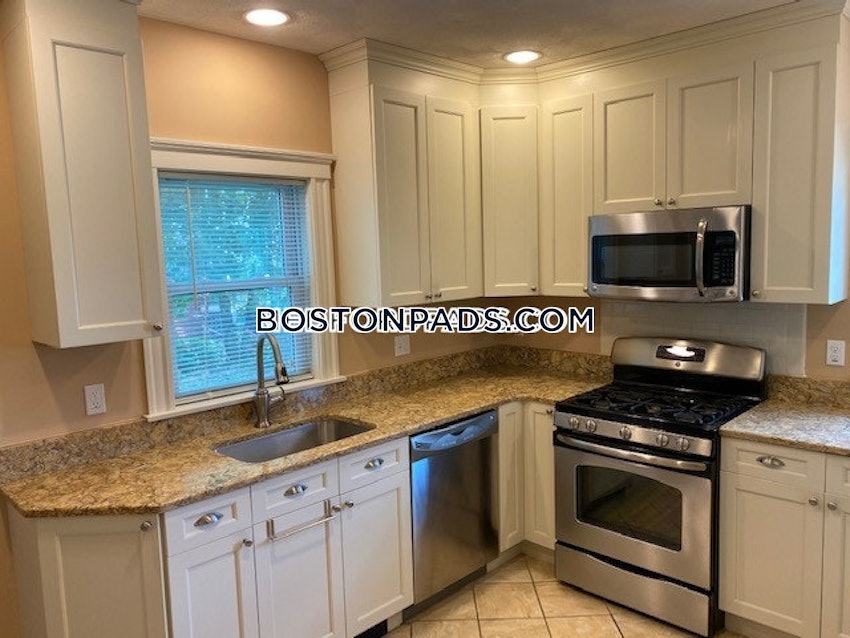 MEDFORD - TUFTS - 5 Beds, 2 Baths - Image 40