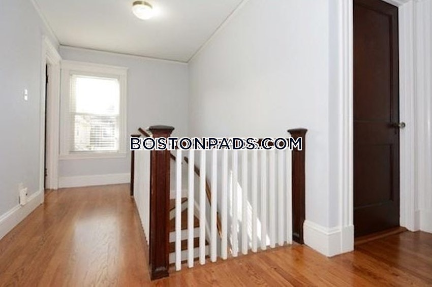 MEDFORD - TUFTS - 5 Beds, 2 Baths - Image 41