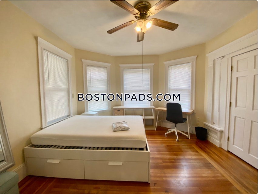 SOMERVILLE - MAGOUN/BALL SQUARE - 5 Beds, 2 Baths - Image 10