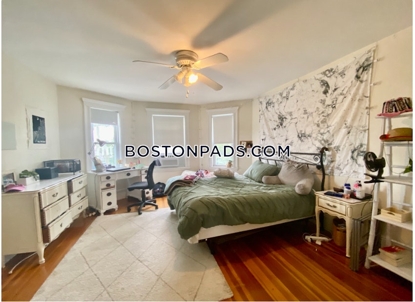 SOMERVILLE - MAGOUN/BALL SQUARE - 5 Beds, 2 Baths - Image 5