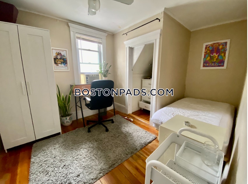 SOMERVILLE - MAGOUN/BALL SQUARE - 5 Beds, 2 Baths - Image 6