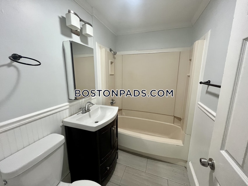 NEWTON - NEWTON CORNER - 4 Beds, 1 Bath - Image 10