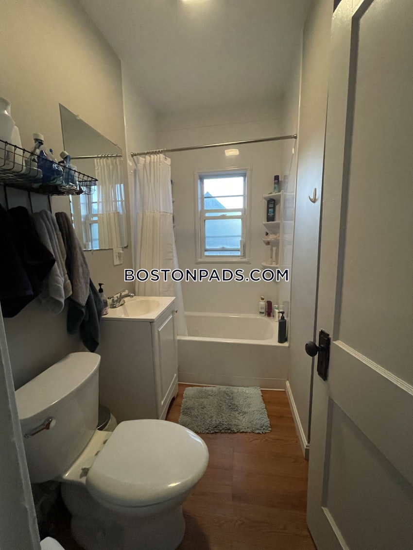 SOMERVILLE - TUFTS - 4 Beds, 1 Bath - Image 16