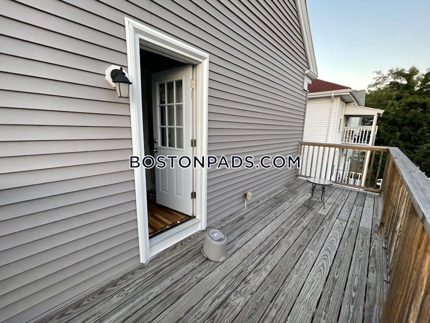 SOMERVILLE - TUFTS - 4 Beds, 1 Bath - Image 14