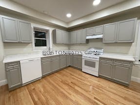 Cambridge 3 Beds 2 Baths  Porter Square - $4,300 No Fee