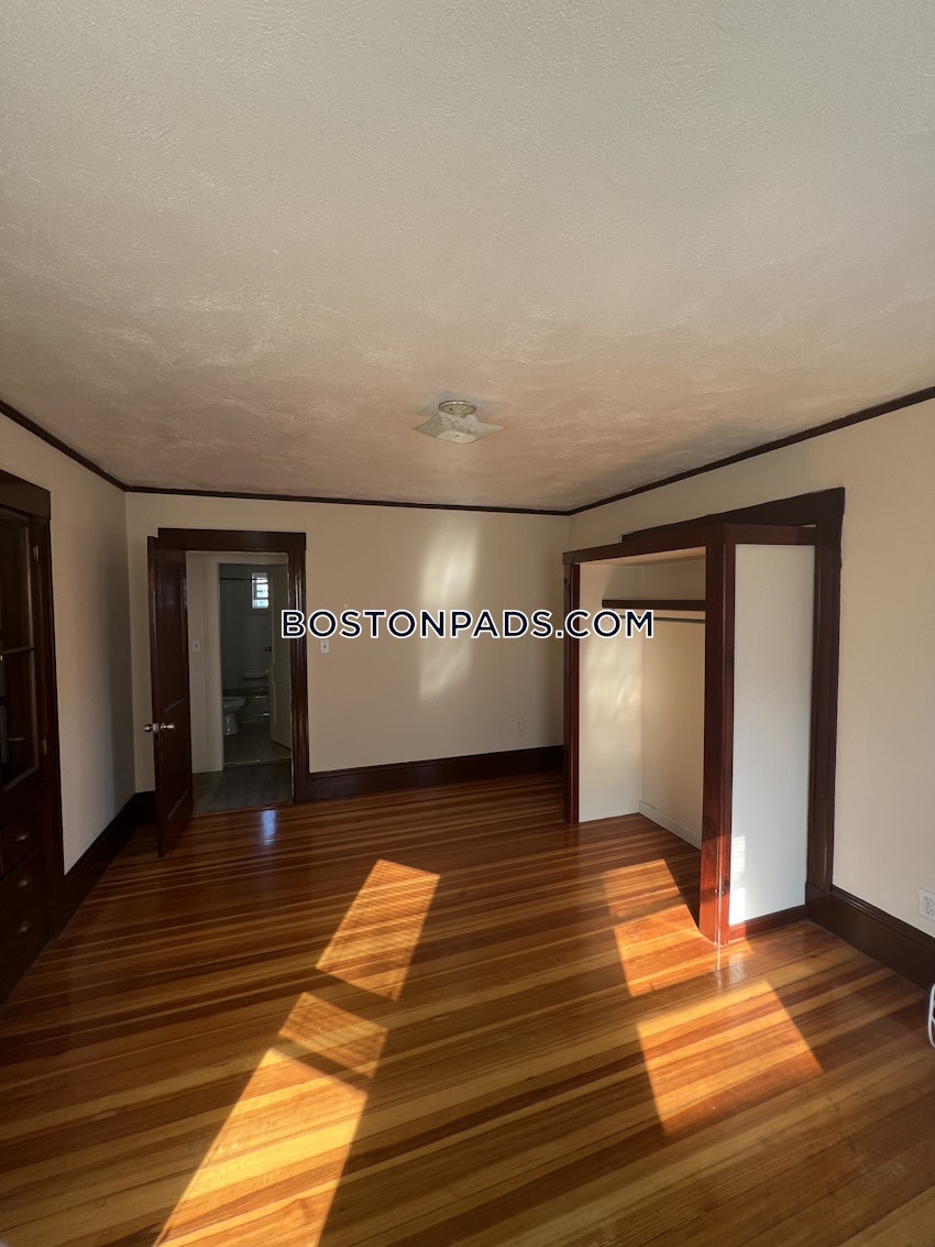 SOMERVILLE - EAST SOMERVILLE - 3 Beds, 1 Bath - Image 25