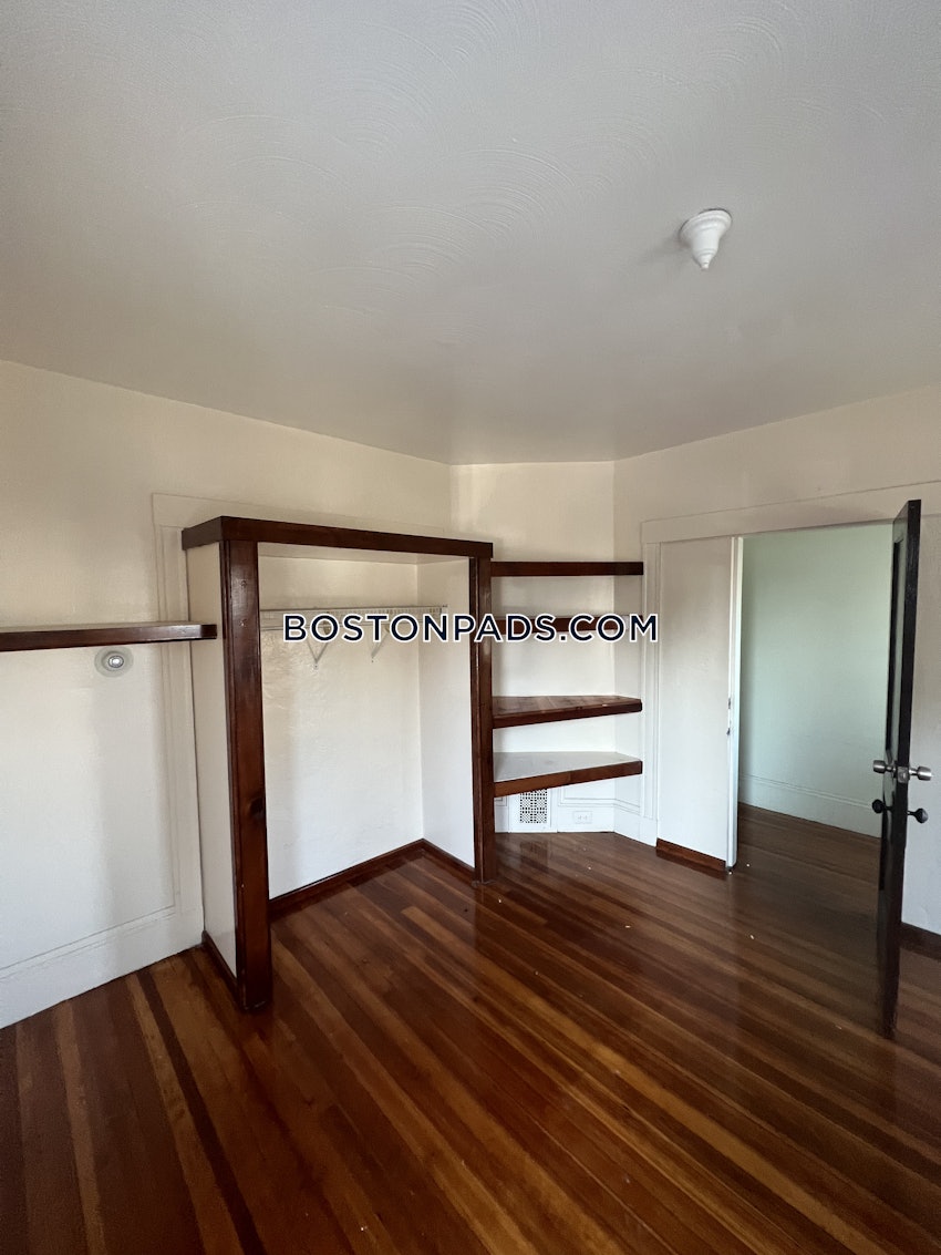 SOMERVILLE - EAST SOMERVILLE - 3 Beds, 1 Bath - Image 21