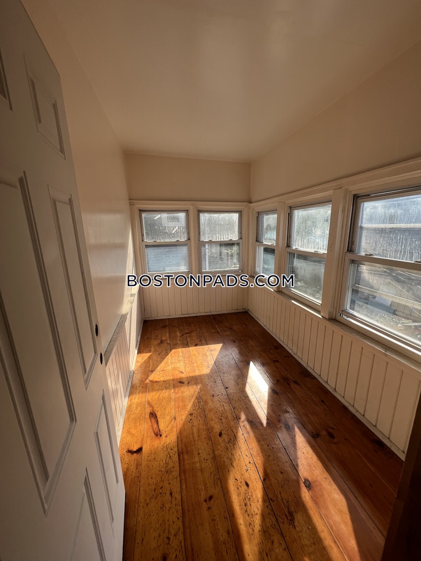 SOMERVILLE - EAST SOMERVILLE - 3 Beds, 1 Bath - Image 12