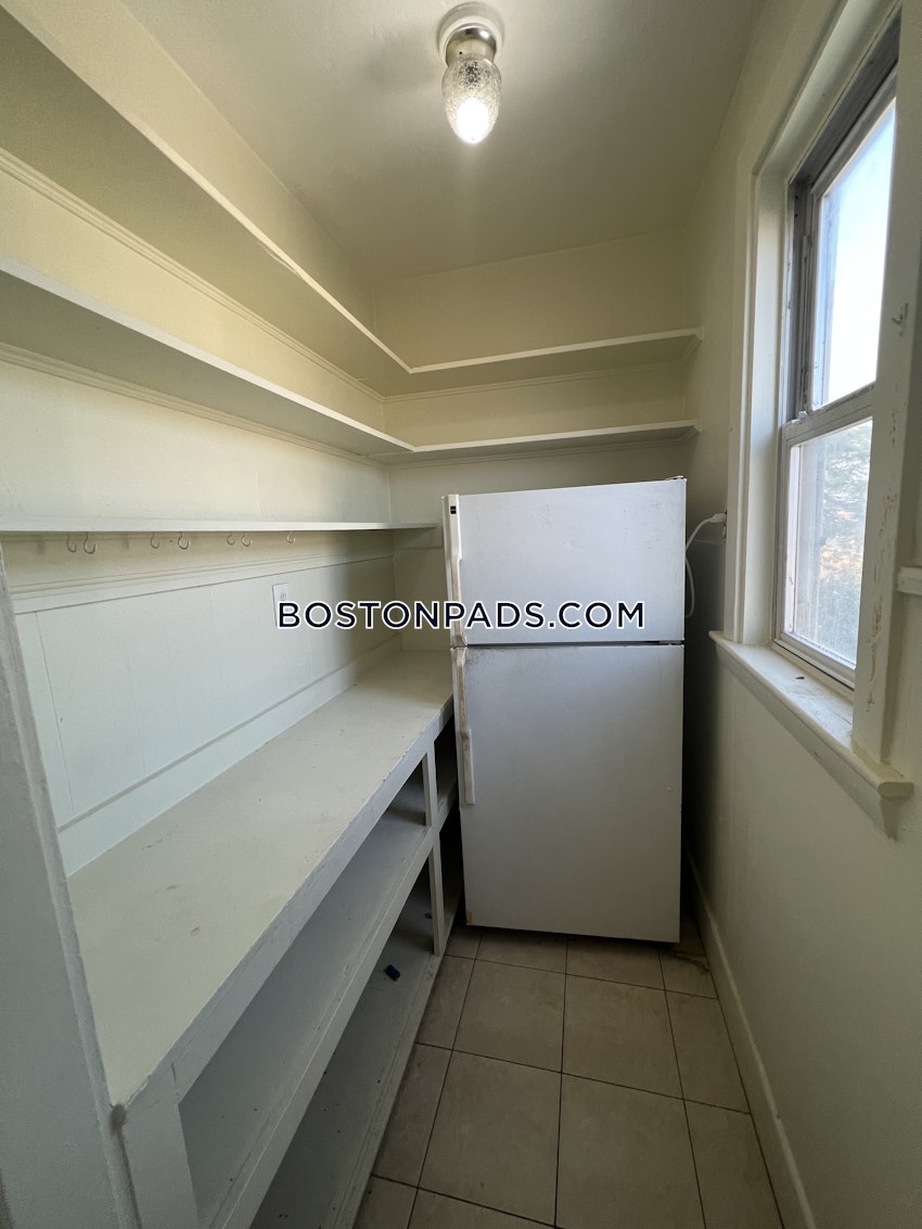 SOMERVILLE - EAST SOMERVILLE - 3 Beds, 1 Bath - Image 7