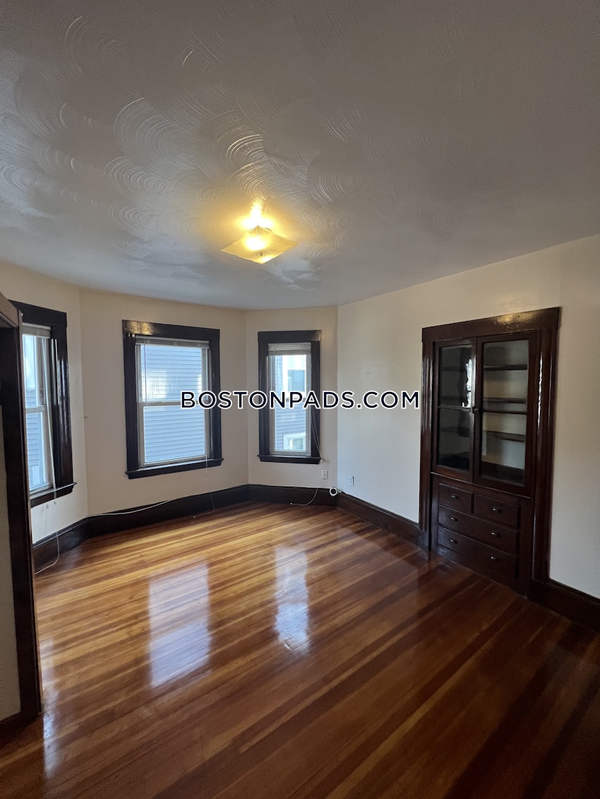 SOMERVILLE - EAST SOMERVILLE - 3 Beds, 1 Bath - Image 6