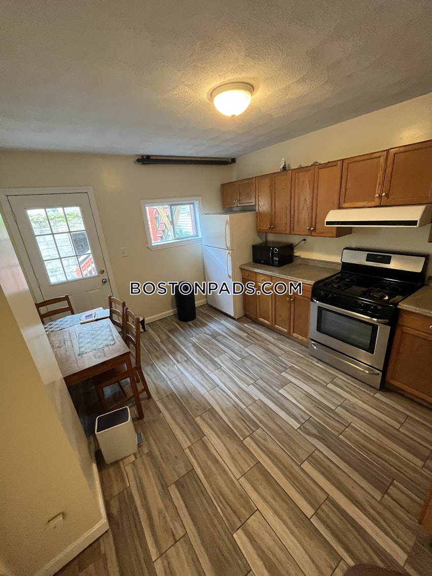 SOMERVILLE - EAST SOMERVILLE - 3 Beds, 1 Bath - Image 12