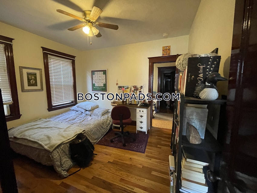 MEDFORD - TUFTS - 3 Beds, 1 Bath - Image 18