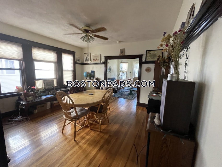 MEDFORD - TUFTS - 3 Beds, 1 Bath - Image 15