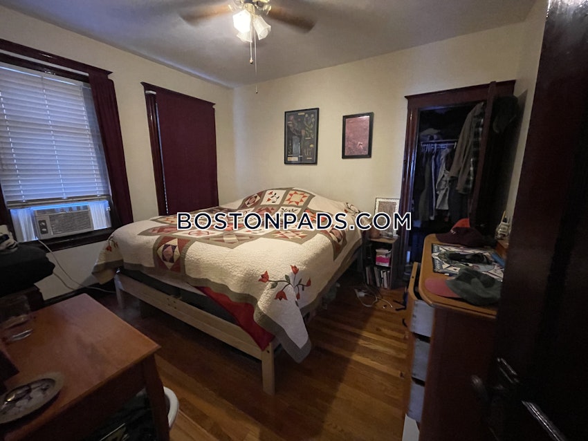 MEDFORD - TUFTS - 3 Beds, 1 Bath - Image 12