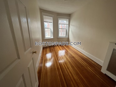 Boston - 4 Beds, 1 Baths